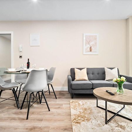 New Luxury Two Bedroom Apartment - City Centre - Netflix - Wifi - Top Rated - Jq 8Ah เบอร์มิงแฮม ภายนอก รูปภาพ
