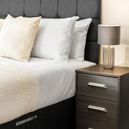 New Luxury Two Bedroom Apartment - City Centre - Netflix - Wifi - Top Rated - Jq 8Ah เบอร์มิงแฮม ภายนอก รูปภาพ