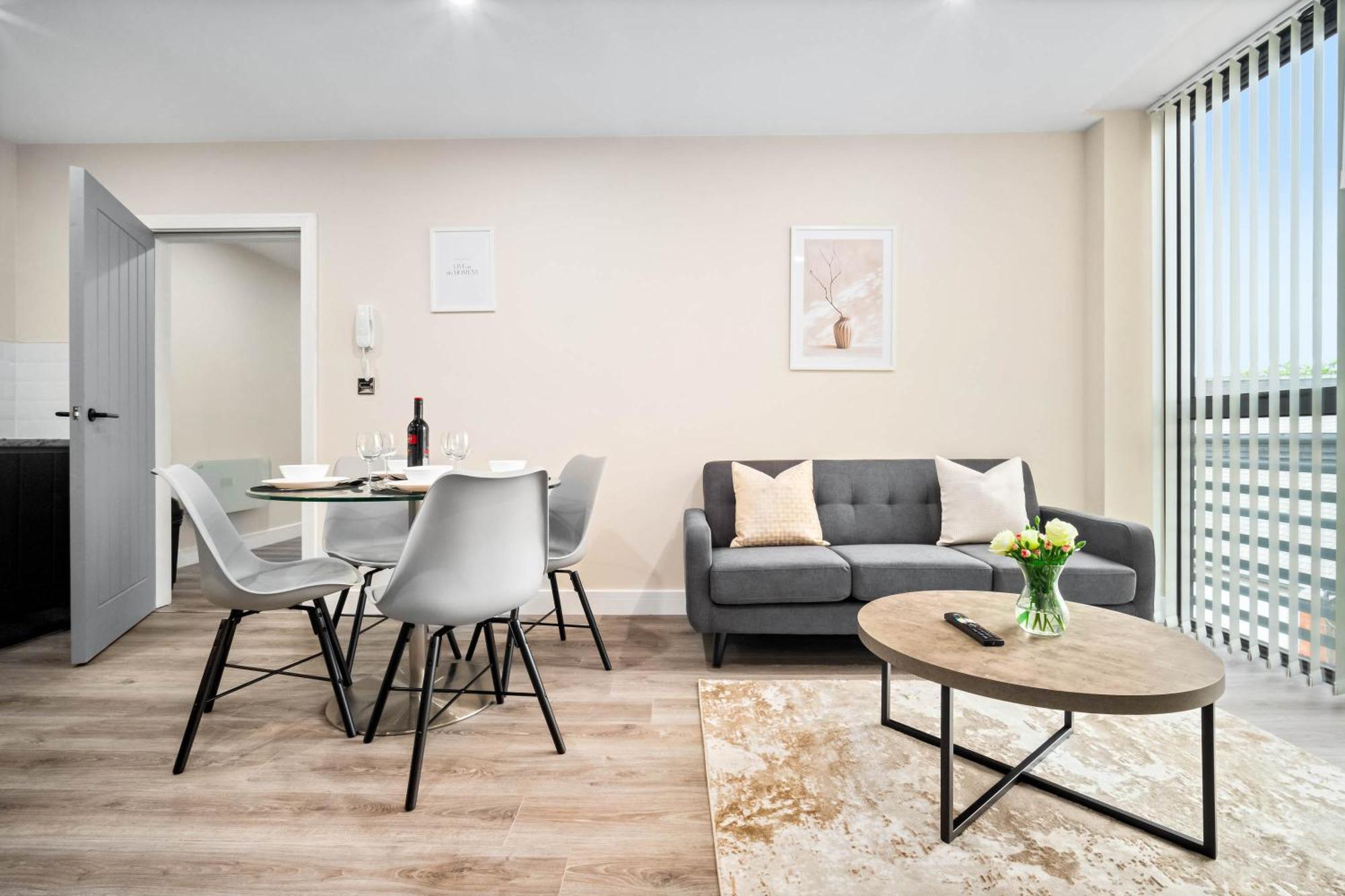New Luxury Two Bedroom Apartment - City Centre - Netflix - Wifi - Top Rated - Jq 8Ah เบอร์มิงแฮม ภายนอก รูปภาพ