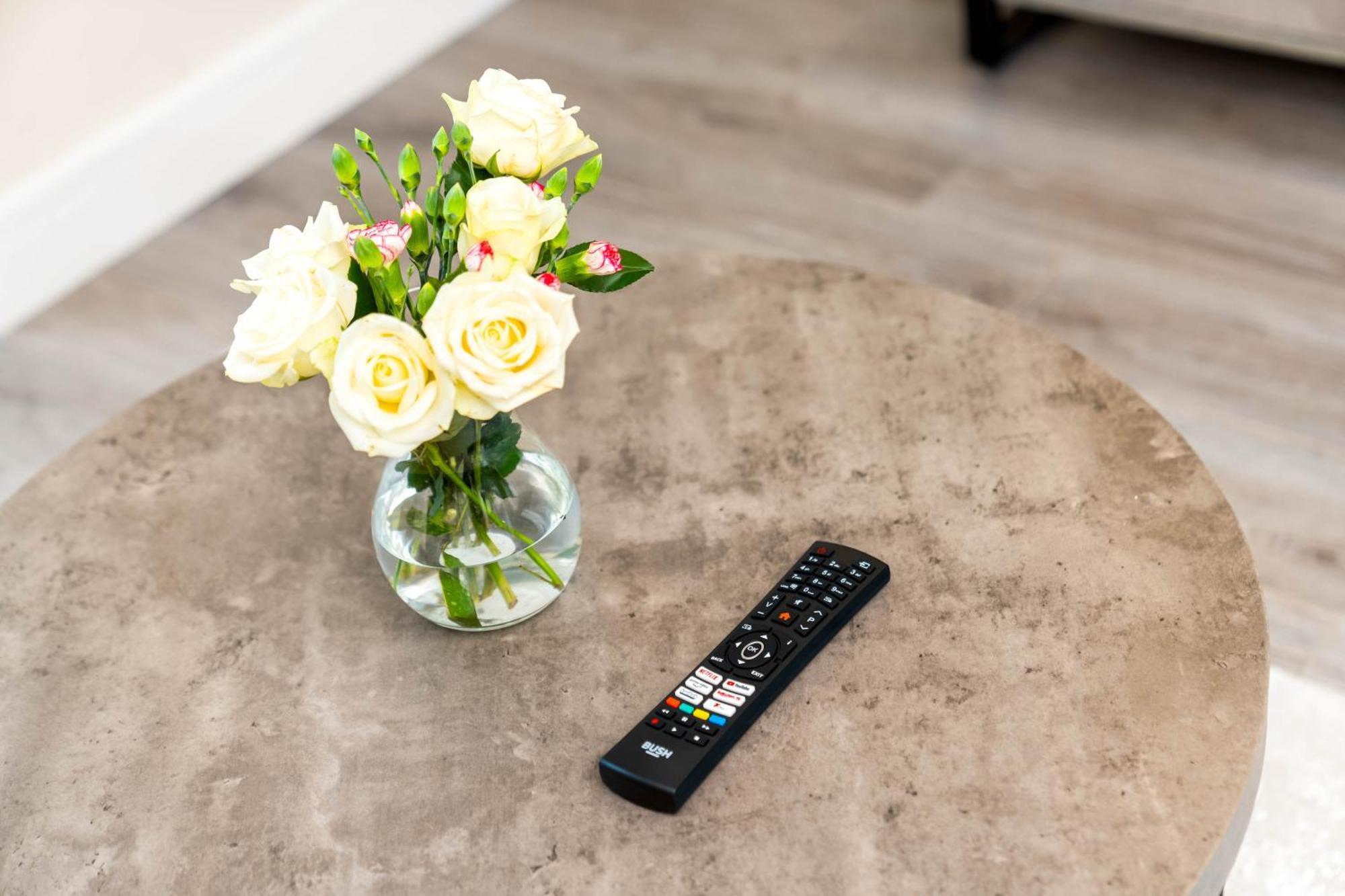 New Luxury Two Bedroom Apartment - City Centre - Netflix - Wifi - Top Rated - Jq 8Ah เบอร์มิงแฮม ภายนอก รูปภาพ