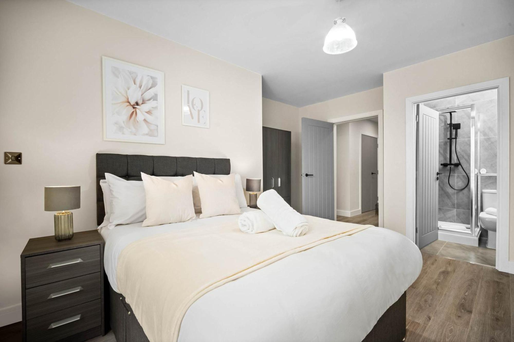New Luxury Two Bedroom Apartment - City Centre - Netflix - Wifi - Top Rated - Jq 8Ah เบอร์มิงแฮม ภายนอก รูปภาพ