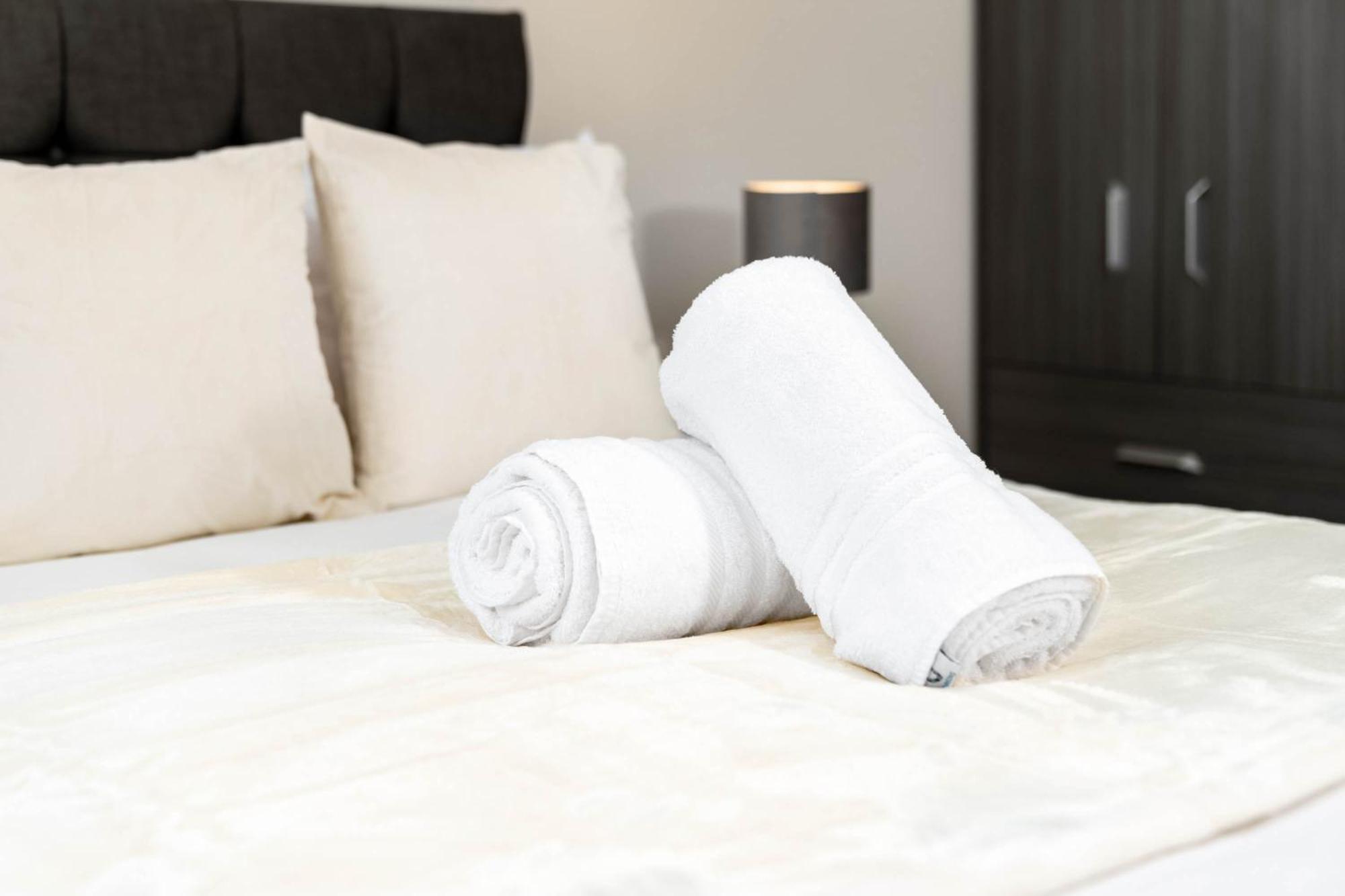 New Luxury Two Bedroom Apartment - City Centre - Netflix - Wifi - Top Rated - Jq 8Ah เบอร์มิงแฮม ภายนอก รูปภาพ