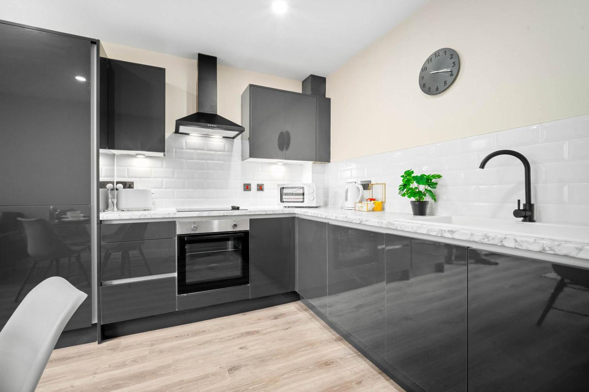 New Luxury Two Bedroom Apartment - City Centre - Netflix - Wifi - Top Rated - Jq 8Ah เบอร์มิงแฮม ภายนอก รูปภาพ